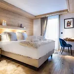 Guerneres & By Alpine Grimentz