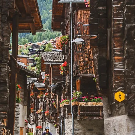 Guerneres & By Alpine Resort Grimentz