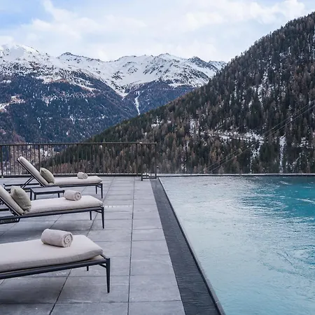 Guerneres & By Alpine Resort *