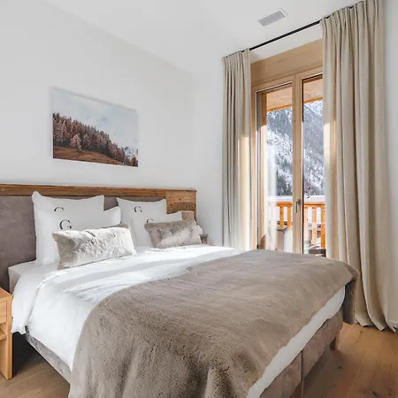 Guerneres & By Alpine Grimentz