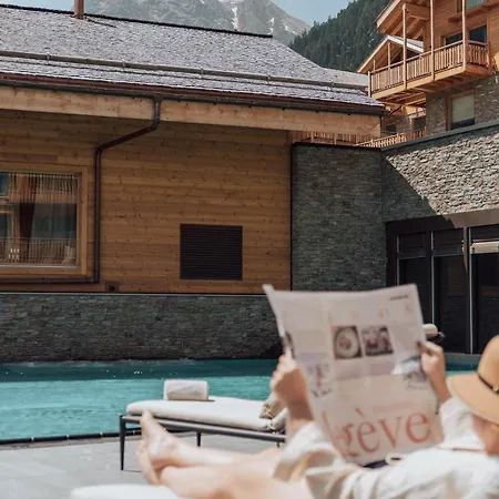 Guerneres & By Alpine Grimentz