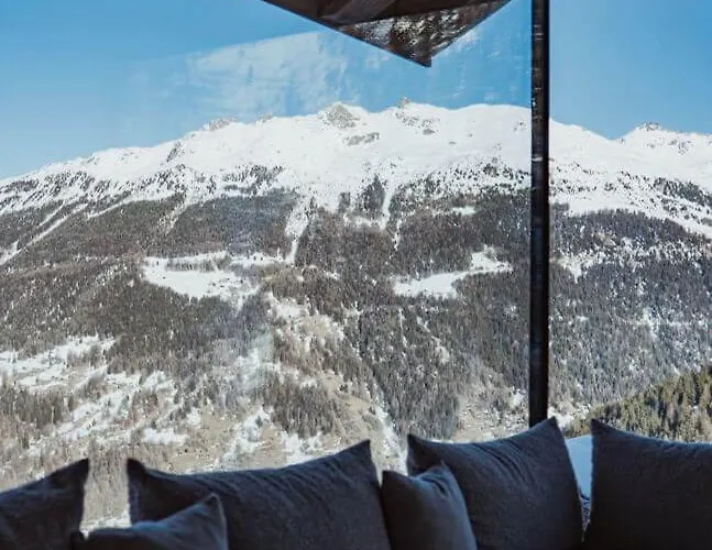 Guerneres & By Alpine *