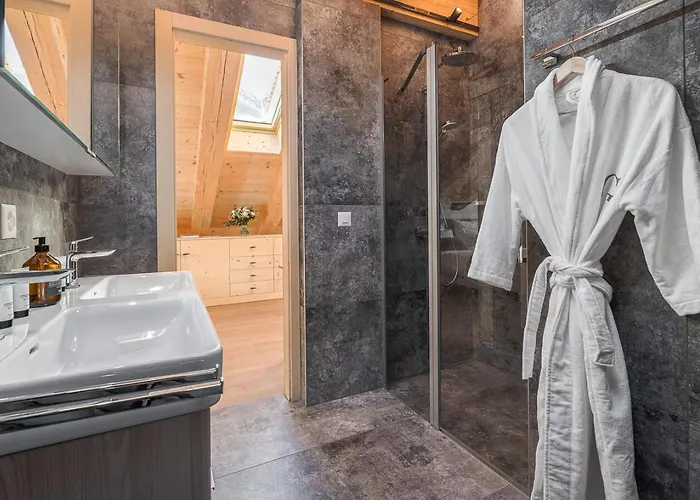 Guerneres & By Alpine