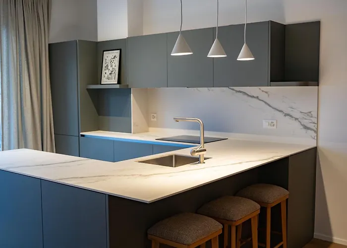 Guerneres & By Alpine