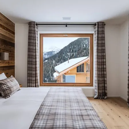 Guerneres & By Alpine Grimentz