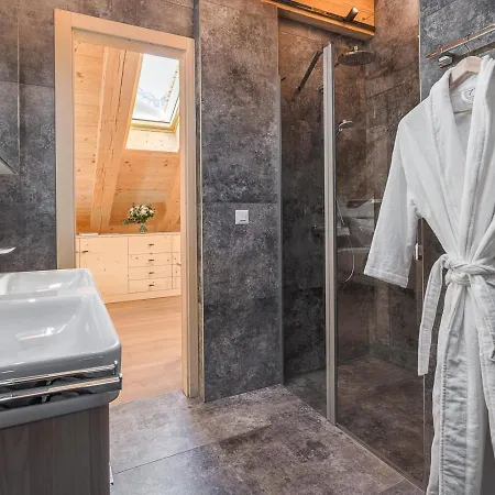 Guerneres & By Alpine