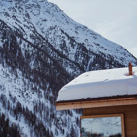 Guerneres & By Alpine