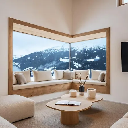 Guerneres & By Alpine *